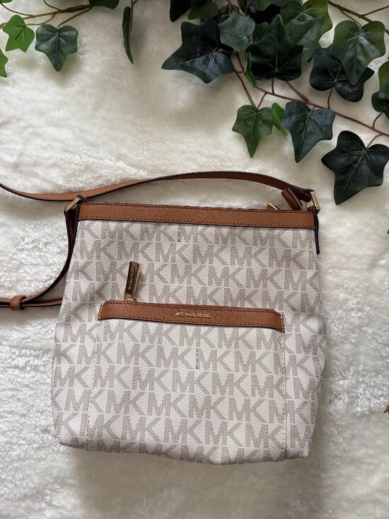 Michael Kors Handbags - Michael Kors Vanilla MK Signature Crossbody Purse Bag
